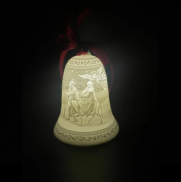 A gold letter l with the letter l in it