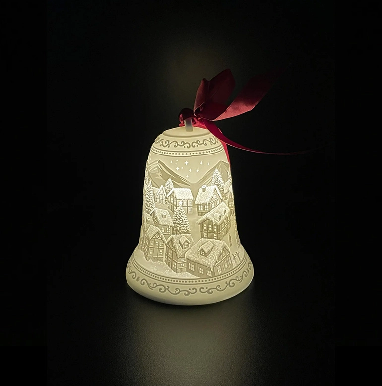 A gold letter l with the letter l in it